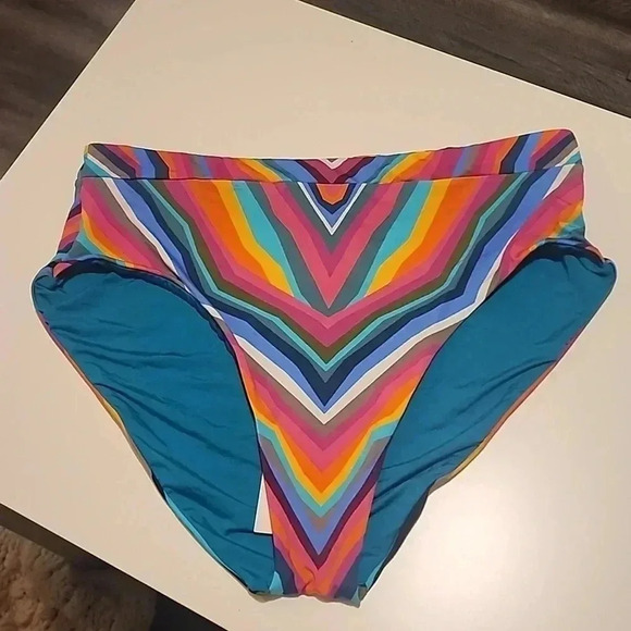 TRINA TURK LOUVRE HI WAIST SIZE 14 - Picture 1 of 4